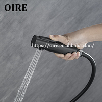 Système de douche thermostatique intelligent de luxe Oire Affichage numérique Mélangeur chaud et froid Ensemble de douche pour salle de bain pour appartement hôtel poli