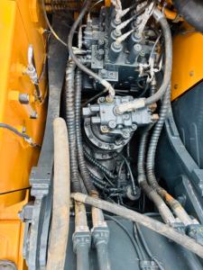 ¡OFERTA ESPECIAL! Excavadora de ruedas HYUNDAI 210W-7 usada con motor diésel, bombas de buena calidad y gran fuerza de excavación. ¡Lista para enviar hoy! - Product Image 5