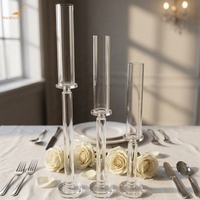 Ensemble de porte-bougies en cristal transparent élégant avec base ronde, décoration de table minimaliste pour mariages et événements de luxe