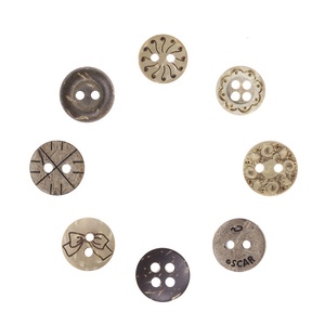批发定制设计各种尺寸椰子按钮彩色印花图案<span class=keywords><strong>2</strong></span>孔按钮 - Product Image 2