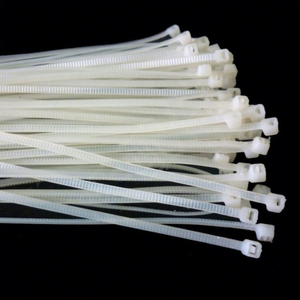 Bridas de nailon blancas autoblocantes de 4x300 mm y 2.8 mm de ancho para sujeción de cables eléctricos y gestión de cables - Product Image 1