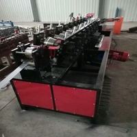 Machine de formage de brides en acier rond pour conduits d'air, destinée aux équipements de climatisation et de ventilation (CVC)