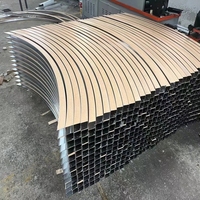 Plafonds décoratifs en aluminium à grain de bois, profilés linéaires en aluminium, bandelettes métalliques en aluminium