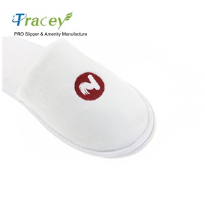 Pantoufles jetables personnalisées avec logo, confortables, douces et antidérapantes pour hôtels et spas – Prix abordable - Product Image 2