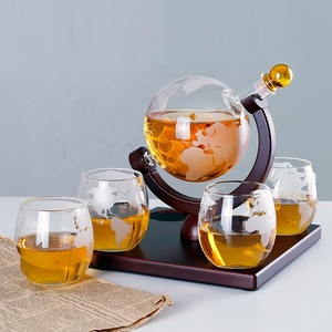 Carafe à whisky gravé, Globe à whisky, coffret cadeau, carafe à whisky, 750 ml avec bateau Antique et 4 verres de 10 oz de carte du monde - Product Image 6