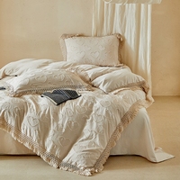 Nouvelle Parure de Lit de Luxe Bohème 4 Pièces avec Nœud Papillon et Pompon, Motif Cœur et Fleurs Découpées, Housse de Couette et Drap Plat pour Maison et Hôtel, Taille King, Beige