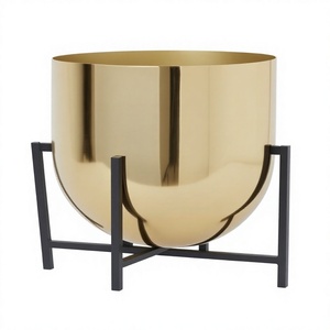 Pot de fleurs décoratif en métal avec finition thermolaquée pour la décoration du salon, de la chambre et du bureau - Product Image 1