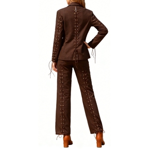 Traje de Mujer con Detalle de Cordones - Conjunto de 2 Piezas con Pantalones Ajustados y Acampanados, Ropa de Mujer, Conjuntos de Mujer, Moda - Product Image 1