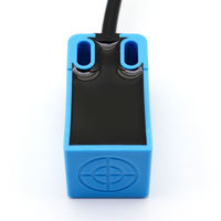 Capteur de proximité inductif carré Domenzi ABS NPN NO, portée de détection 4 mm, 10 à 30 V CC, avec indicateur d'état LED visible