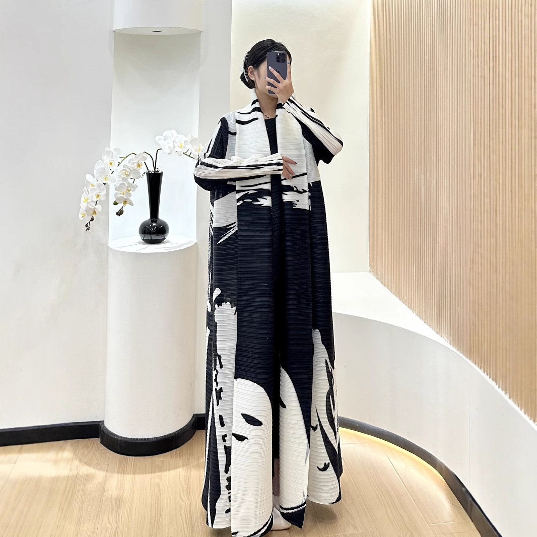 Issey Miyake Women's Pleated Robe Handmade Printed Turkish Dubai