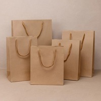Boîte cadeau en papier kraft grande taille en gros, en carton rigide en stock pour l'emballage de vêtements et les cadeaux de mariage