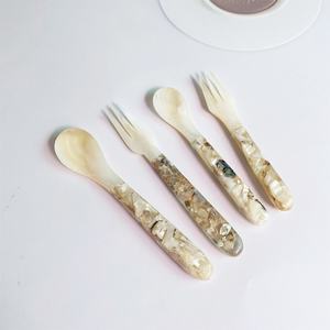 16cm Mango floral Postre Snack Tenedor Cuchara de concha de almeja de perla de alta calidad Vajilla <span class=keywords><strong>fina</strong></span> desechable - Product Image 2