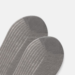 Calcetines Personalizados - Personalización Gratuita, Colores Sólidos, Algodón Premium, Perfectos para el Uso Diario de Hombres y Mujeres - Product Image 3
