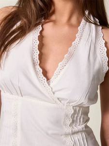 Camiseta sin mangas con cuello halter y encaje en V profundo, color blanco, estilo Pure Desire para mujer - Product Image 3