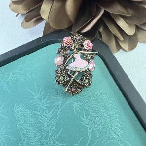 Broche Floral de Luxo Rosa Roxo Jacinto Lavanda - Acessório Elegante para Casacos - Product Image 1