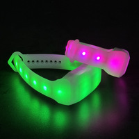 Bracelet LED RGB pour fête et concert 2025, télécommande DMX, contrôle radio sans fil personnalisé, bracelet lumineux LED RGB