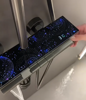 Ensemble de douche de salle de bain à une poignée avec affichage numérique intelligent LED Robinets thermostatiques en aluminium au fini chromé avec jet de pluie doux