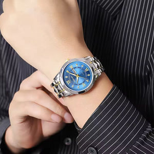 Montre à quartz de luxe pour hommes Montre lumineuse étanche en acier inoxydable avec mouvement de la date et du jour - Product Image 1