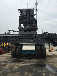 CVS FerrariCVS 498 empileur de conteneurs 45 tonnes d'occasion fabriqué en Italie et machine à conteneurs CVSFerrari 498 empileur - Product Image 4