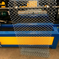Machine à treillis diamanté entièrement automatique pour isolation protectrice des terrains de jeux, treillis à mailles losangées en fil galvanisé CNC, modèle Cowan