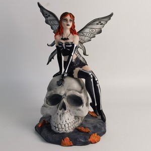 Statuetta di Fata in Resina di Alta Qualità per Natale; Fata delle Fiori Seduta Dipinta Ecologica per Decorazione Casa - Product Image 1