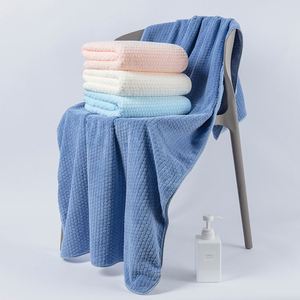 Ensemble de serviettes de bain en polaire corail Cloud Grid, épaissies et agrandies pour une peau douce, couleur unie, usage adulte, idéal pour la maison - Product Image 3
