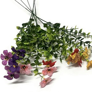 Bouquet de fleurs artificielles en eucalyptus violet, bouquet de feuilles d'eucalyptus en soie, arrangement décoratif - Product Image 1