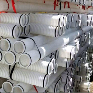 Les fabricants fournissent des tuyaux de drainage perforés en HDPE pour l'aménagement paysager, avec manchon. - Product Image 1