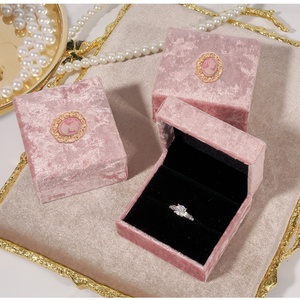High Quality Vintage Chinese Rectangle Floral Pattern Luxury Velvet Jewelry Box Pink Charms for Rings <b>Earrings</b> Necklaces - Product Image 3
