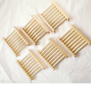 Jabonera de madera de pino Natural de bambú, plato escurrible para conservar el jabón hecho a mano, plato rústico - Product Image 1