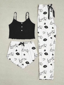 Conjunto de Tres Piezas de Ropa para Dormir con Estampado de Corazón, Pantalones Cortos con Tirantes, Cómodo y Unisex, Venta al Por Mayor Transfronteriza - Product Image 4