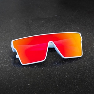 Lmamba 21041 Nuevas Gafas de Sol de Moda Clásicas con Lentes de Espejo Retro Personalizadas, Protección UV400, Montura Cuadrada Extra Grande para Mujer y Hombre 2024 - Product Image 3