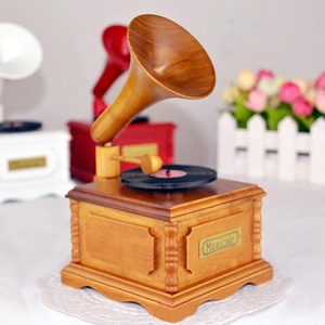 Gramófono <span class=keywords><strong>de</strong></span> madera tallado, caja <span class=keywords><strong>de</strong></span> <span class=keywords><strong>música</strong></span> <span class=keywords><strong>Vintage</strong></span>, regalo <span class=keywords><strong>de</strong></span> cumpleaños, Navidad/cumpleaños/San Valentín, venta al por mayor - Product Image 2