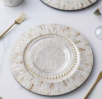 Assiette de table luxueuse en nacre naturelle au design classique, idéale pour les fêtes ou la décoration de la cuisine à la maison, couleur caviar