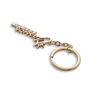 พวงกุญแจโลหะรูปตัวอักษรแบบกลวง ดีไซน์เรียบง่าย คุณภาพสูง ราคาถูก แฟชั่นตามสั่ง - Product Image 5