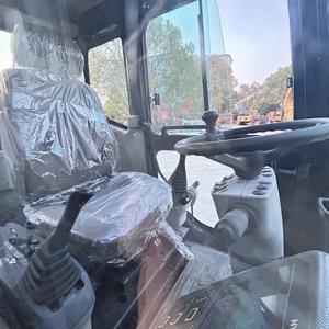 Hyundai150W-9T d'occasion NICE PRICE EN VENTE Hyundai 150W-7 R150W-7 150w-9 Excavateur sur pneus de 15 tonnes Machine de construction d'occasion en vente - Product Image 2