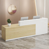 Bureau de réception d'hôtel commercial en bois massif en forme de L, design moderne et luxueux, avec hauteur réglable et caractéristiques faciles à nettoyer