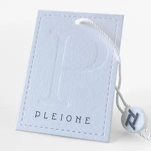 مخصص صديقة للبيئة مجموعة كاملة Swingtags أبيض ورق سميك بطاقة شعار Debossed مربع هانجتاج ل الأصلي ارتداء