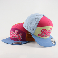 Casquette Snapback de Luxe Sportive Noire Personnalisée de Haute Qualité à 7 Panneaux avec Patch PVC, Imperméable et Perforations Découpées au Laser