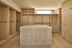 Cbmmart : Solution Unique pour l'Aménagement de la Maison Entière - Service de Conception de Meubles, Portes de Cuisine Ouvertes Translucides en Placage Chêne Blanc - Product Image 6