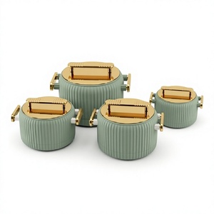 Ensemble de casseroles en céramique rondes avec revêtement en émail vert, poignées en alliage de zinc, avec couvercle, design moderne, durable, lavage à la main uniquement - Product Image 1