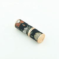 Rouge à lèvres satiné haute pigmentation personnalisé, effet velours mat, longue tenue, végan, maquillage OEM