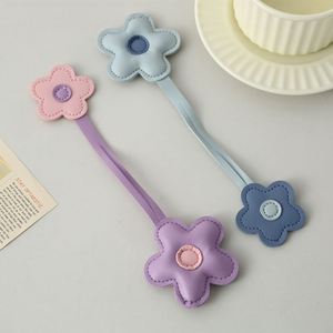 <b>Pastel</b> Color PU Leather Flower Charm Cute Pendant Keychain Minimalist Floral Bag Accessory for Purse & Luggage <b>Decor</b> - Product Image 4