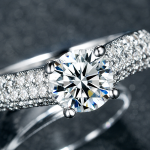 Anello Scintillante di Lusso per Donne, Elegante Gioiello da Dito alla Moda - Product Image 4