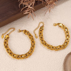 Pulsera de Cadena Dorada Unisex de Acero Inoxidable SL411 Accesorio de Moda - Product Image 3