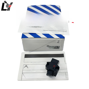 Thương hiệu mới ban đầu xác thực sản phẩm Pm2-lf10 phản xạ chuyển đổi quang điện cảm biến trong kho - Product Image 1