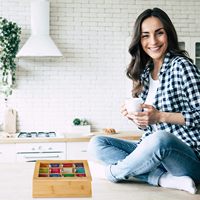 Boîte de rangement pour sachets de thé en bambou avec 12 compartiments et couvercle transparent, support en bois pour sachets de thé pour comptoir de cuisine ou armoire