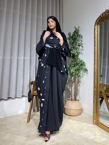 Abaya Blu Navy con Stampa Effetto Ciottoli: Abito Musulmano con Motivo Geometrico Caffè, Kaftan <span class=keywords><strong>da</strong></span> Sera Hafizah 2026 Blu Scuro Effetto Seta - Product Image 5