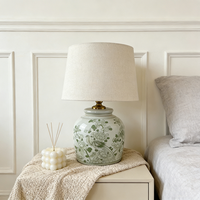 Lampe en céramique verte celadon orientale, motif d'oiseau peint à la main et accent doré pour salon/bureau, lampe de table chinoise à motif d'oiseau et de fleurs