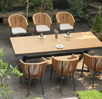 Ensemble table et chaise de bar et café d'extérieur de style minimaliste
